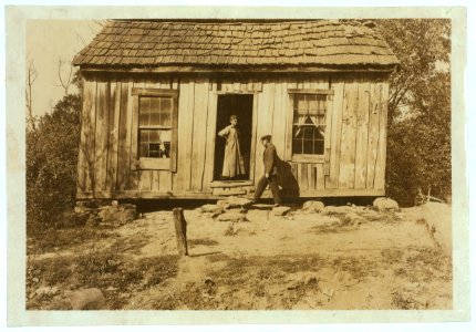 The 'home' of S.R. Reed, They have rented here for several years. Oct. 11, 1921. LOC nclc.04422
