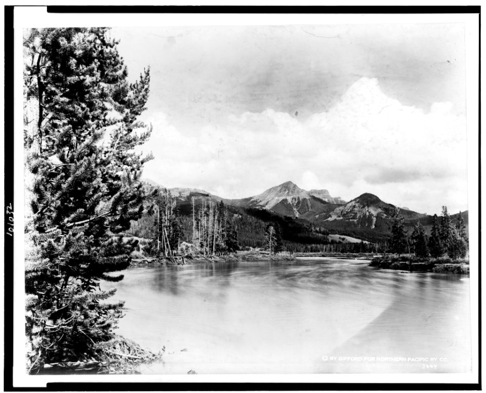 The Absaroka Mountains and the Yellowstone River in Yellowstone National Park, reached by the Northern Pacific Railway via Gardiner Gateway LCCN90709568