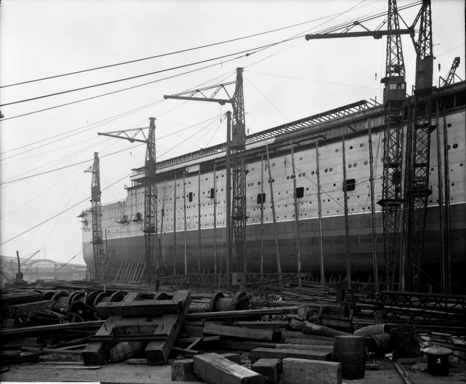 The 'Aquitania' (1914) on the stocks RMG G10692