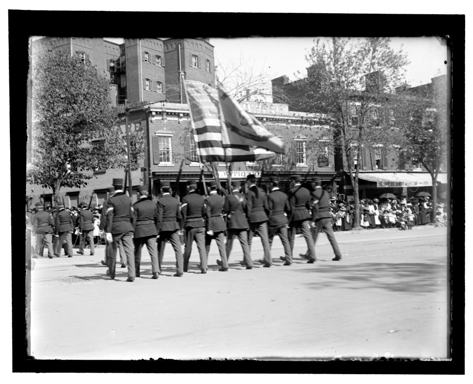 The 1st Regt. Sons of Veterans of Phila. Pa. making the wheel into 18th St. from Pa. Ave. LCCN2008680931