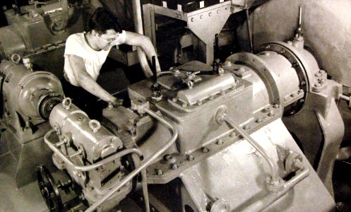 The 8500 horsepower geared turbine main engine of a Victory ship, 1946 (27409459224)