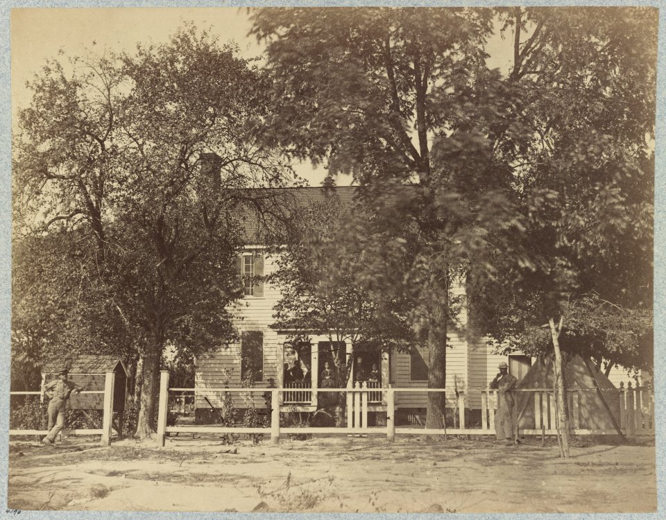 The Aiken House, in front of Petersburg, Va., near headquarters Army of Potomac LCCN2014646168