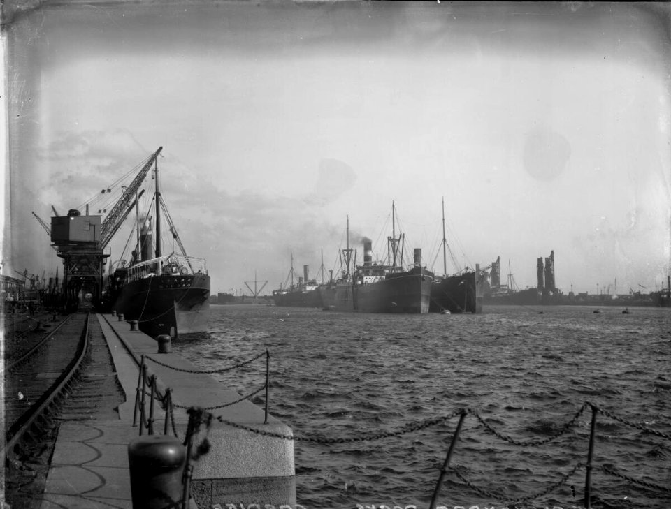 The Alexandra Docks, Cardiff (4641647)