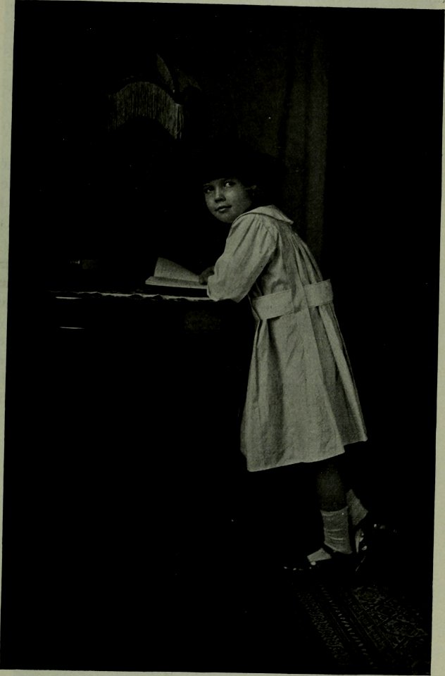 The American annual of photography (1919) (14596136190)