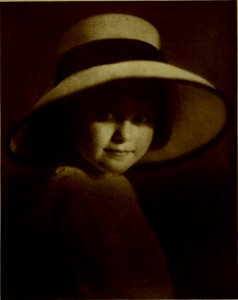 The American annual of photography (1917) (14784102365)