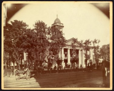 The Coles County Court House in Charleston, Ills., in which Lincoln often practiced law and before which he made a short speech in the evening after his fourth joint debate with Douglas, LCCN2008680974