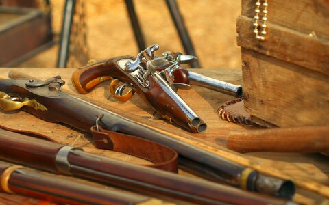 Gun trunk pirates