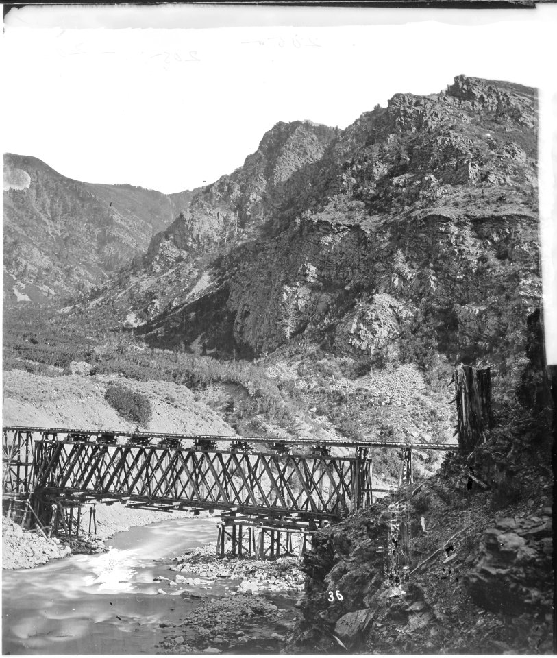 The Devil's Gate Bridge, Echo Canyon. Summit County, Utah - NARA - 516643