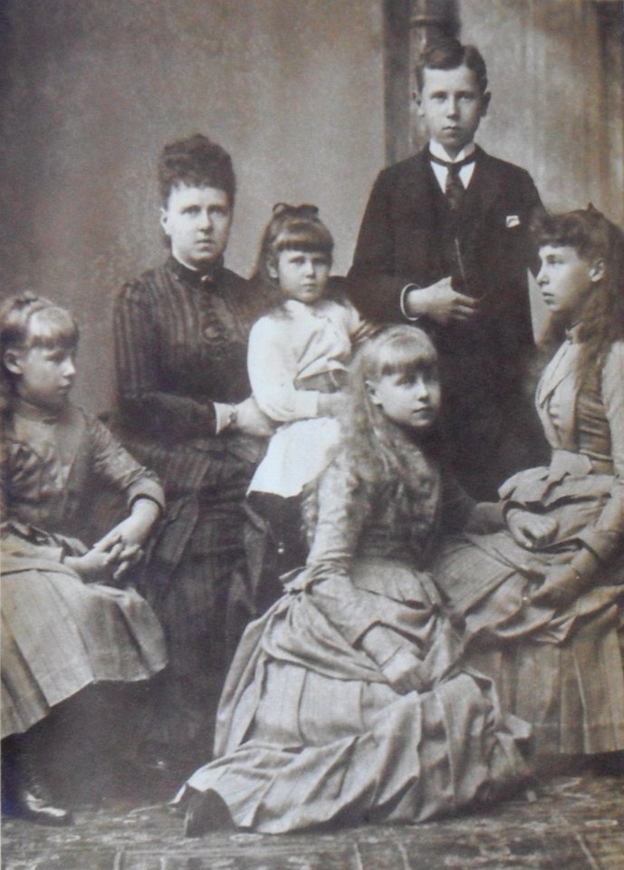 The Duchess of Edinburgh with her children