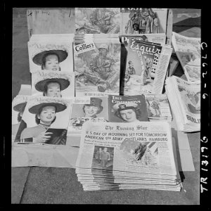 The Evening Star newspaper of Washington, D.C., announcing the death of President Franklin D. Roosevelt. - NARA - 520700