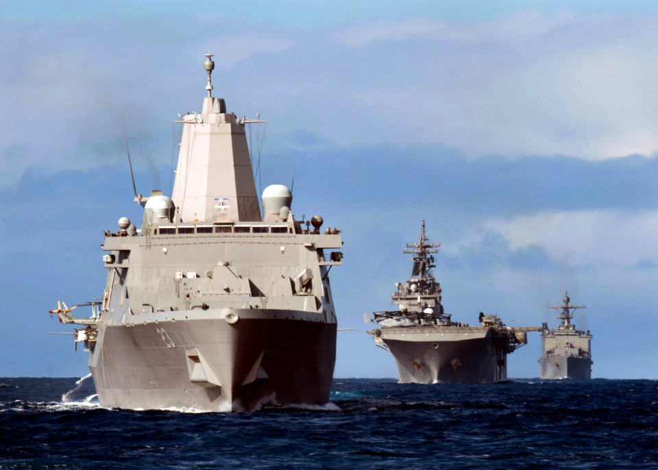 The Essex Amphibious Ready Group participates in a simulated straits transit. (16507277558)