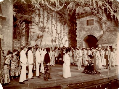 The finale of Act I of Florodora (SAYRE 12425)