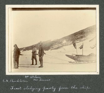 The first sleding party from the ship, led by E H Shackleton RMG F6219
