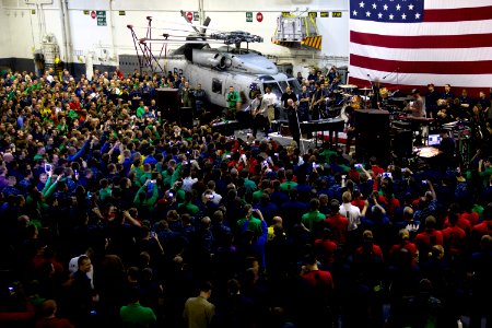 The Fray performs aboard USS George Washington. (8200236154)