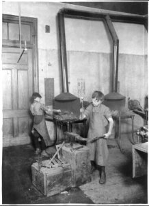 The forge class, Children's Aid School, New York City LCCN2003656072