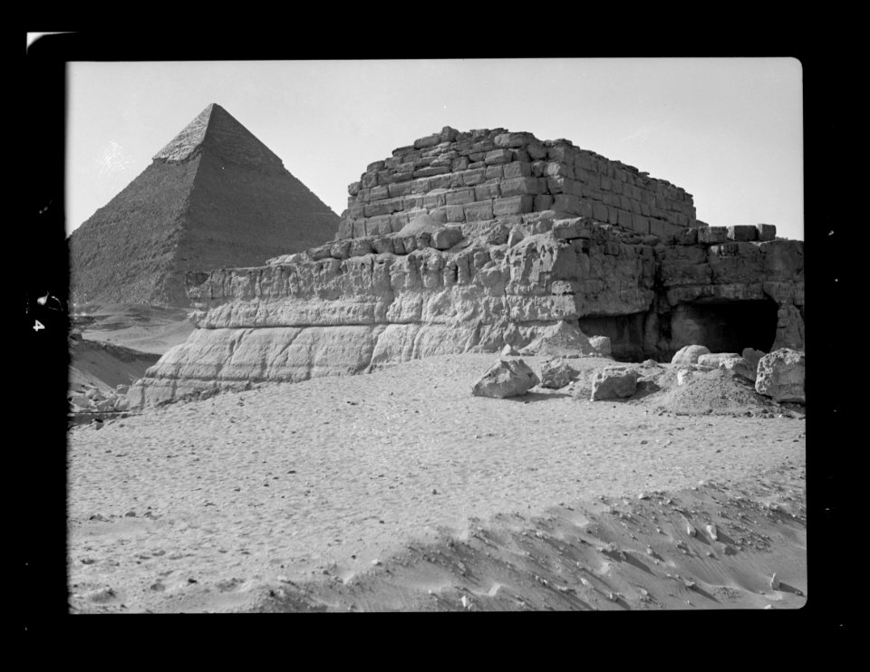 The fourth pyramid of Gizeh, etc. (recently discovered) LOC matpc.15596