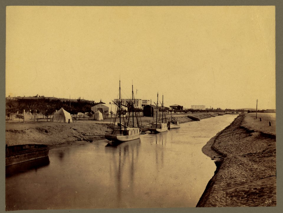 The freshwater canal at Ismailia LCCN2004671970