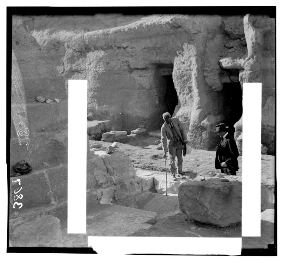 The fourth pyramid of Gizeh, etc. (recently discover(e)d). The fourth Pyramid of Gizeh showing anchorage for the slanting corner. LOC matpc.02921