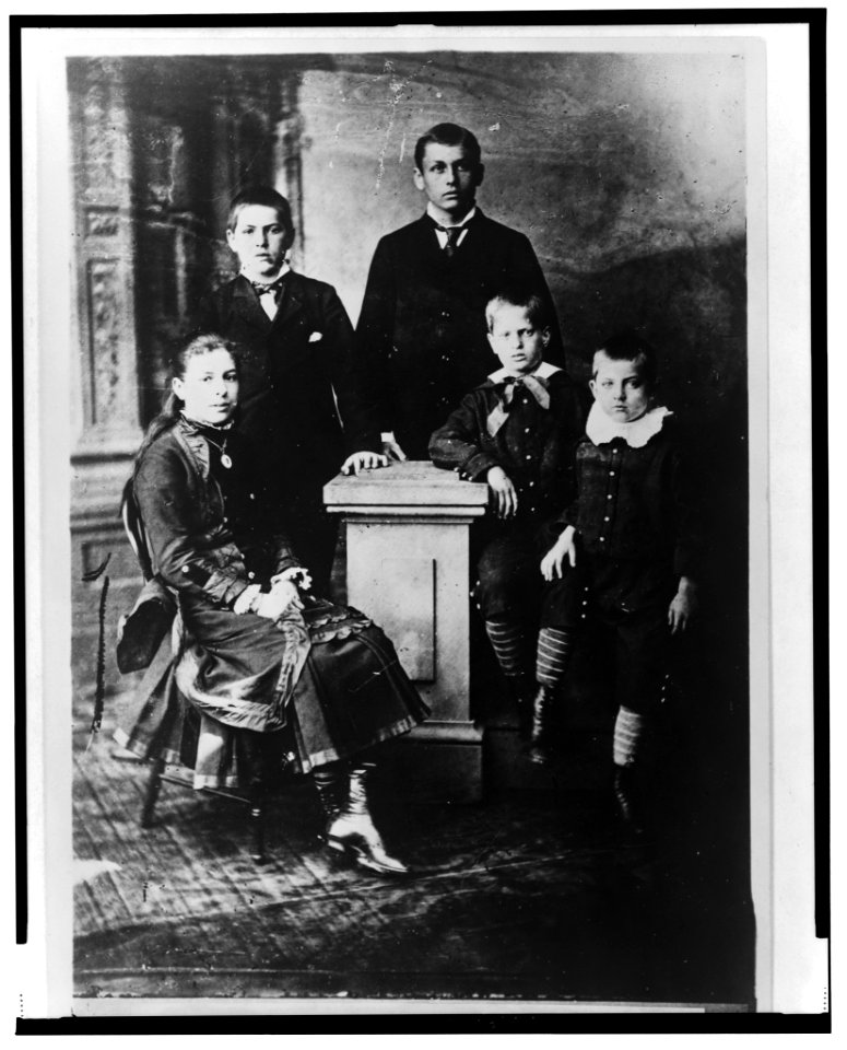 The Garfield children LCCN2002695290