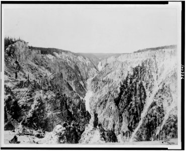 The Grand Canyon and Great Fall of the Yellowstone River, Yellowstone National Park, reached by the Northern Pacific Railway via Gardiner Gateway LCCN90715877