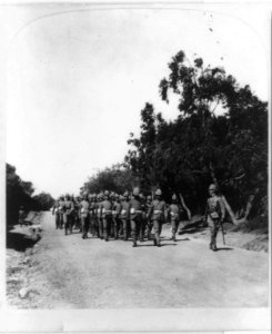 The Warwick Regiment on the main road, Simonstown, South Africa, during the Boer War LCCN92516541