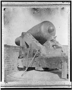 The gun Jeff Davis, identified as a Rodman smooth bore gun in Port Royal, South Carolina LCCN94511524