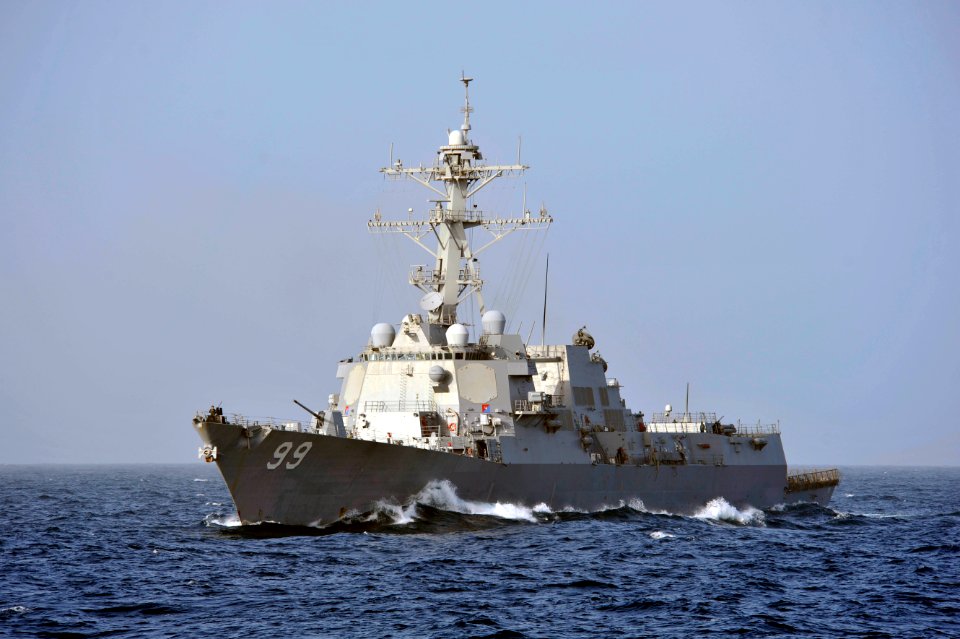 The guided-missile destroyer USS Farragut at sea. (8407482085)