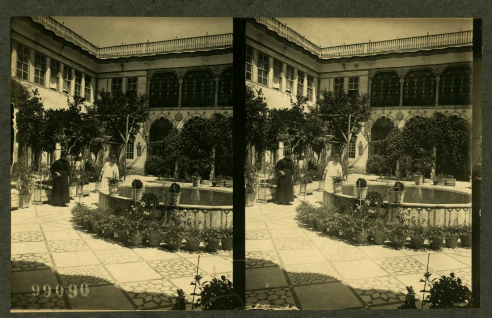 The inner court of a Damascus home. Palestine LCCN2004672918