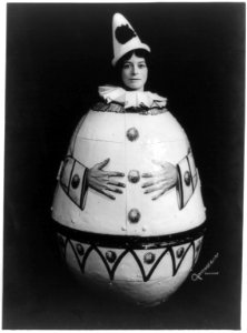 The human roly poly dancing dolly LCCN96516200