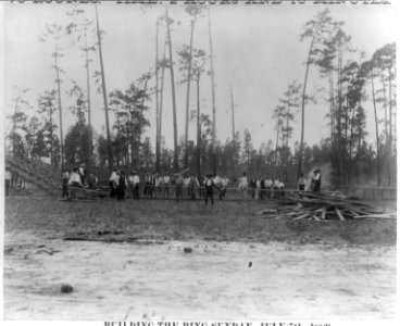 The John L. Sullivan and Jake Kilrain fight - Richburg, Miss., Monday, July 8th, 1889 - Building the ring LCCN2002706362