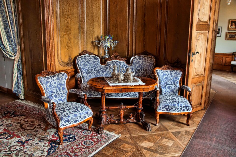 Lock interior chairs