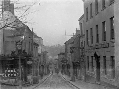 The Main St from the square, looking east, Chepstowe (4641701)