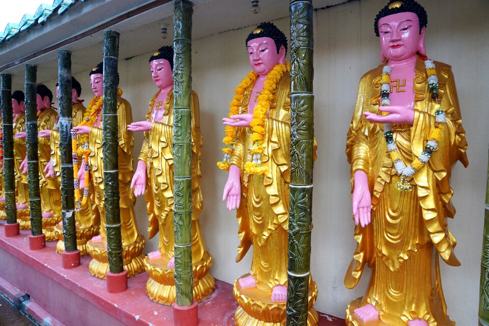 Statue culture sculpture