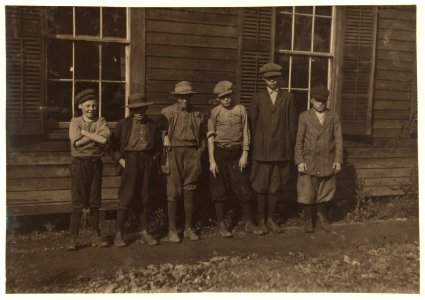 The mill school of the Anniston Mfg. Co. These are boys at the mill school who have to make the 8 weeks schooling for the year. The school is miserably equipped. Willie Laty, the shortest LOC nclc.02939