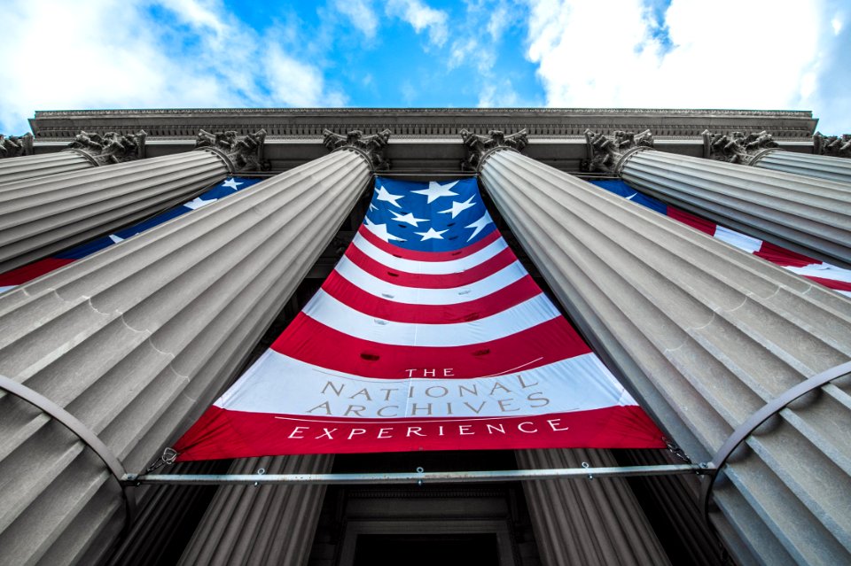 The National Archives building (9214011423)