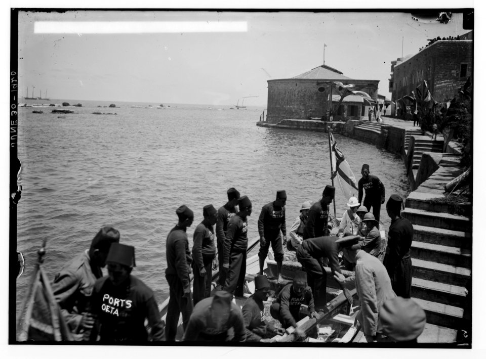 The new era in Palestine. The arrival of Sir Herbert Samuel, H.B.M. high commissioner, etc. Rowboat bringing Sir Herbert Samuel ashore (Jaffa). LOC matpc.02282