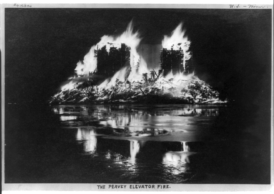 The Peavey elevator fire LCCN2007678002
