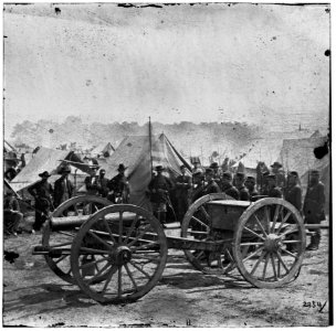 The Peninsula, Va. A 12-pdr. howitzer gun captured by Butterfield's Brigade near Hanover Court House, May 27, 1862 LOC cwpb.01572