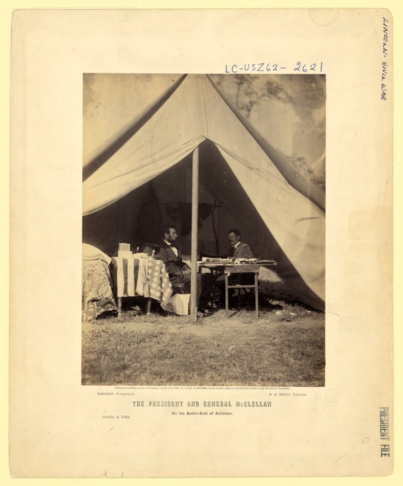 The President and General McClellan on the Battle-field of Antietam LCCN2010645740
