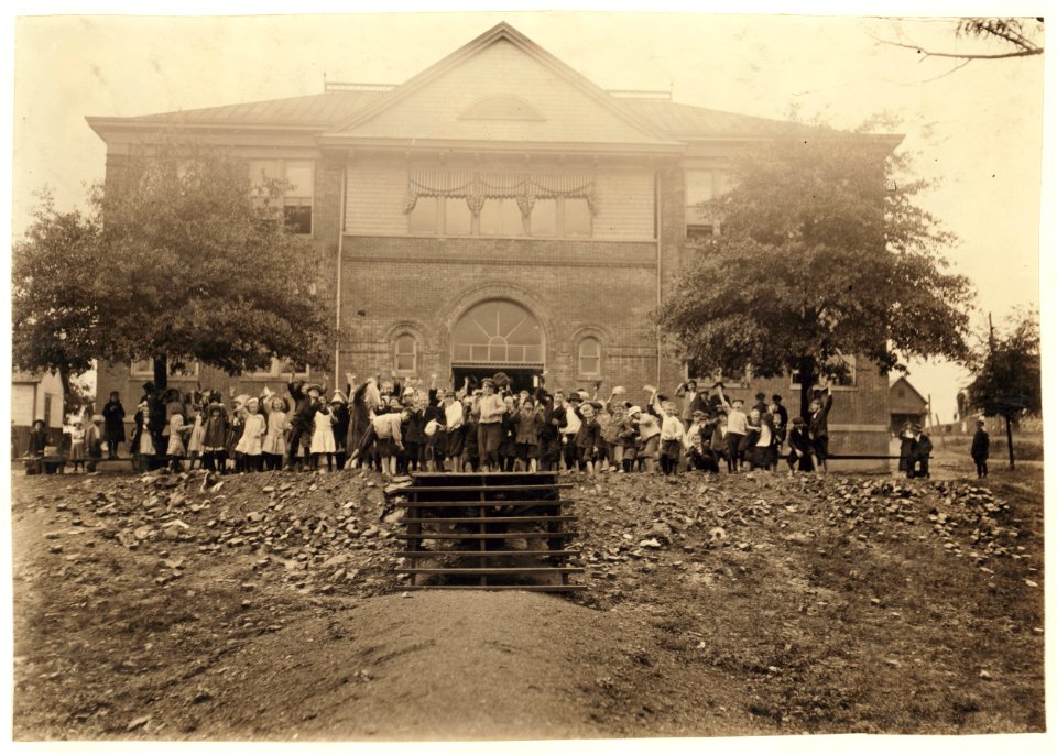The public school at Anniston. Compare this with 3842 and 3843. LOC nclc.02922