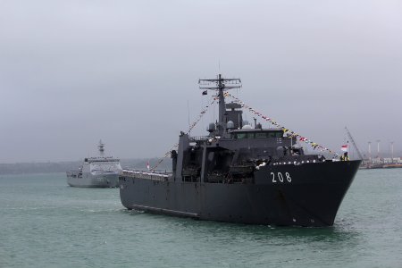 The Royal New Zealand Navy’s 75th Birthday celebrations - Auckland, 2016 (30322945714)