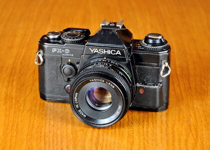 Yashica fx-d photo photographic equipment