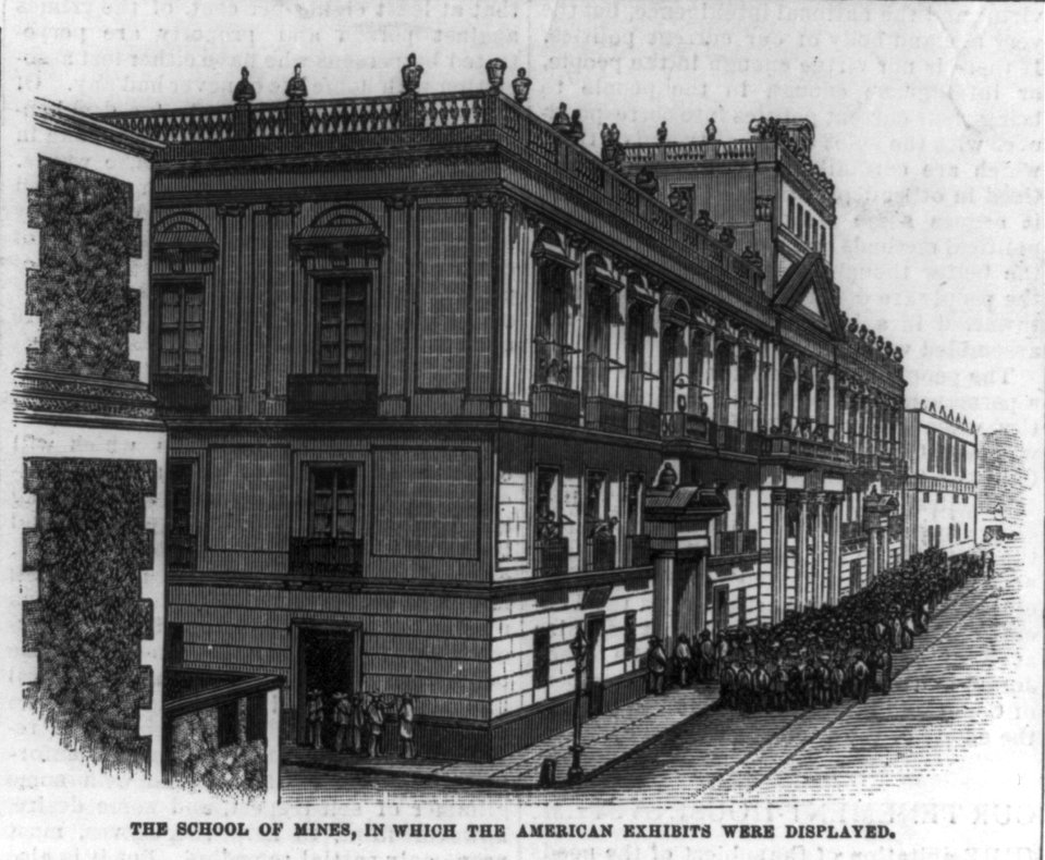 The School of Mines, in which the American exhibits were displayed (Building with crowd outside, during visit of American Industrial Deputation to Mexico City) LCCN99613980