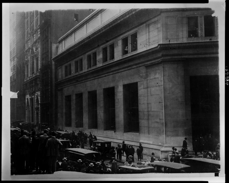 The street in front of Morgans office LCCN2008677584