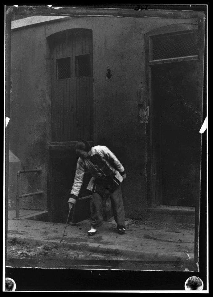 The street of the slave girls, Chinatown, San Francisco LOC agc.7a55084