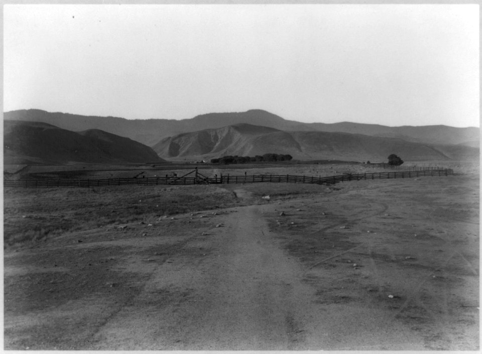 The superintendent's home, general view - San Emigdio Ranch, Kern County, Calif. LCCN96524352
