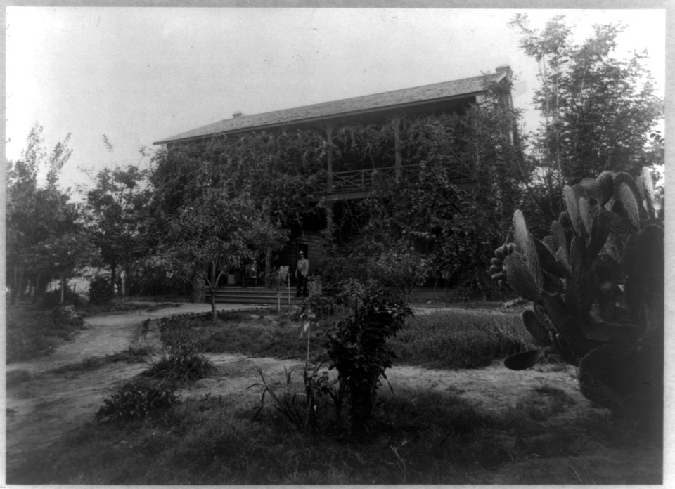 The superintendent's residence on the McClung Ranch, Kern County, California LCCN2006679270