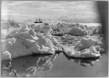 The Terra Nova in McMurdo Sound LCCN2009633366