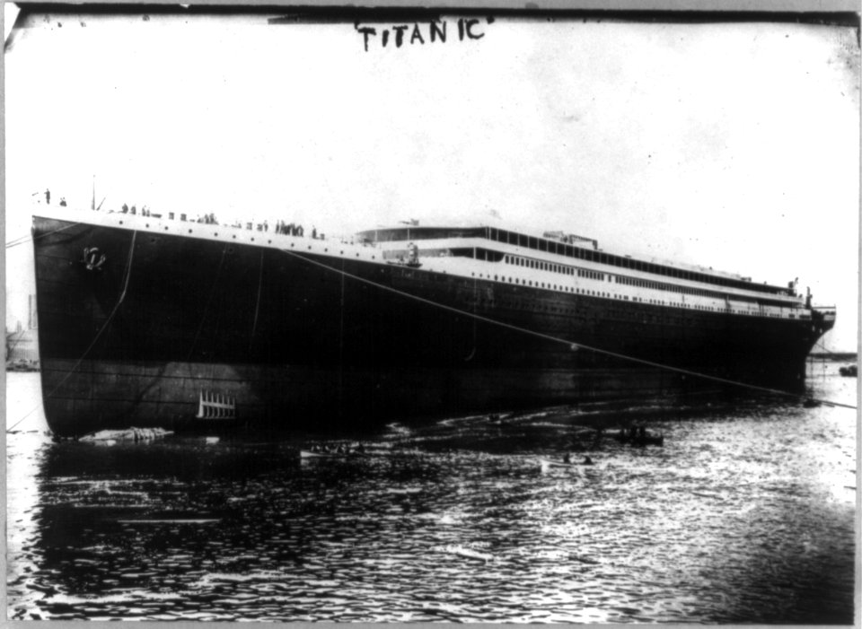 The TITANIC LCCN2001704335