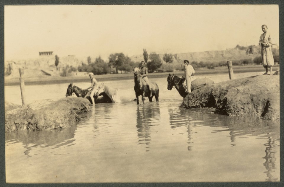 The Tuman Su at Kashgar